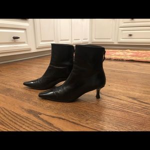 Stuart Weitzman black booties kitten heel sz 6.5